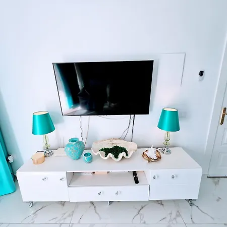Blue Sky Apartment