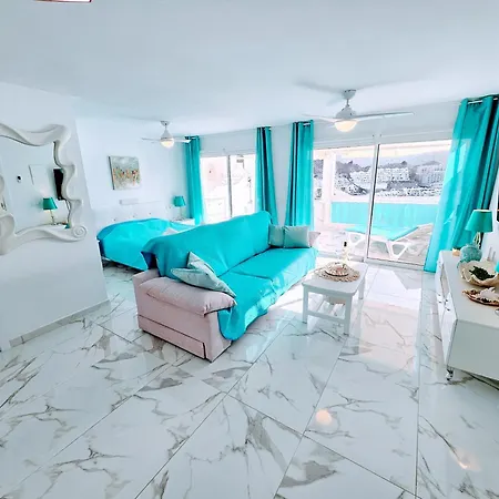 Blue Sky Apartment *